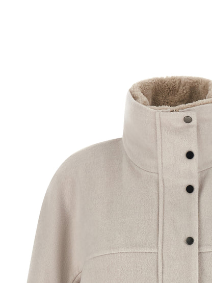 Overcoat by Brunello Cucinelli for women in cashmere virgin wool gray presents a luxurious silhouette, showcasing a luxurious and sophisticated for a premium, luxurious look.