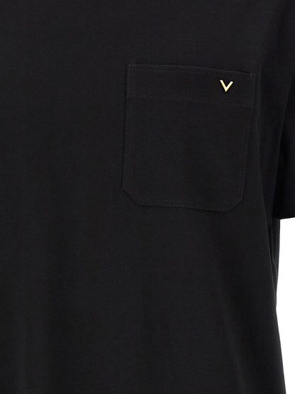 T-Shirt by Valentino Garavani for men in cotton black features a plush silhouette, showcasing a sophisticated and for a truly plush finish.