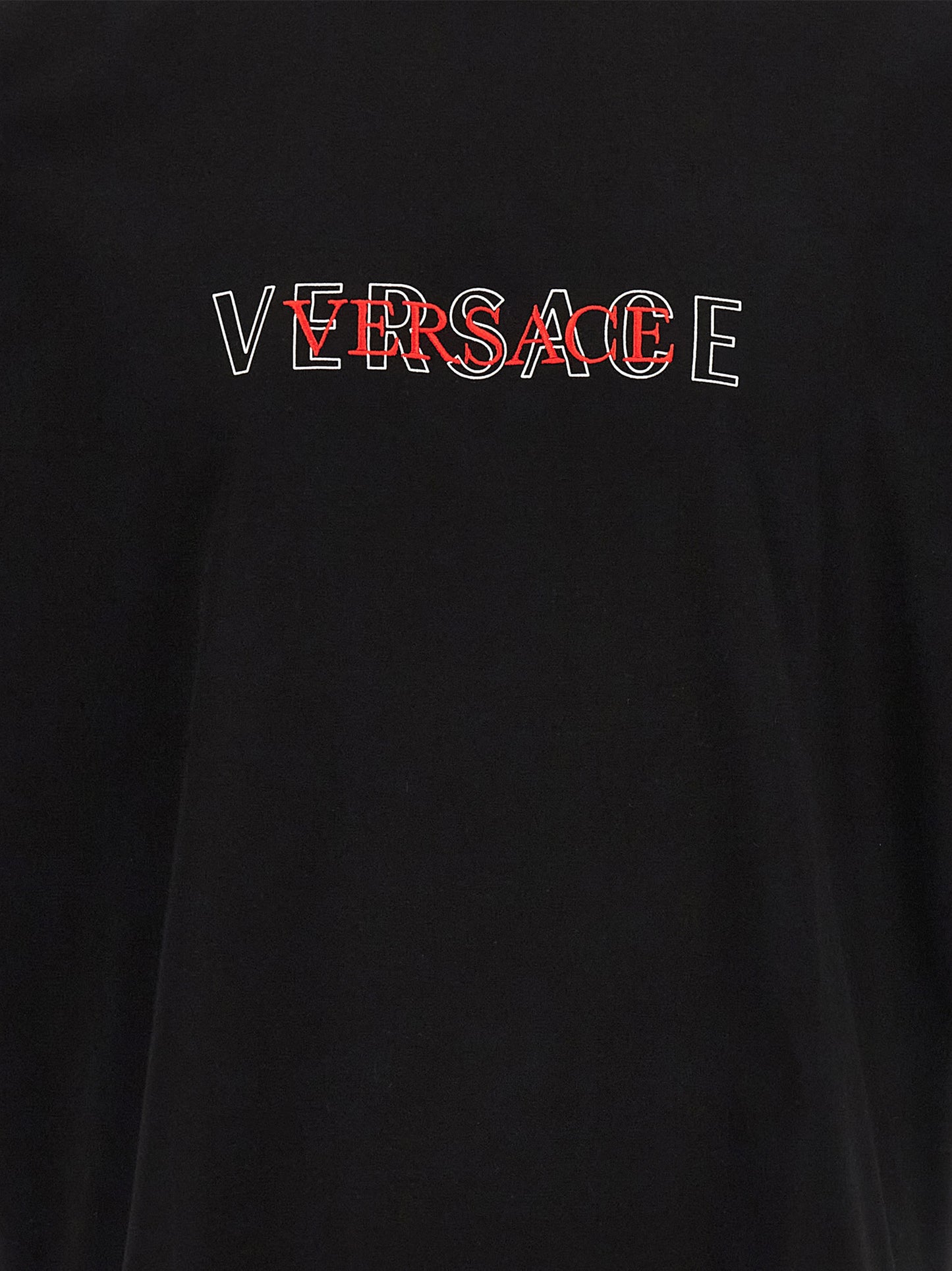 T-Shirt by Versace for men in cotton black features a plush silhouette, showcasing a sophisticated and for a truly plush finish.