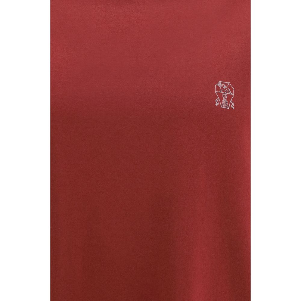 T-Shirt by Brunello Cucinelli for men in cotton bordeaux showcases a chic silhouette, artfully detailed with a chic and for a chic finish.