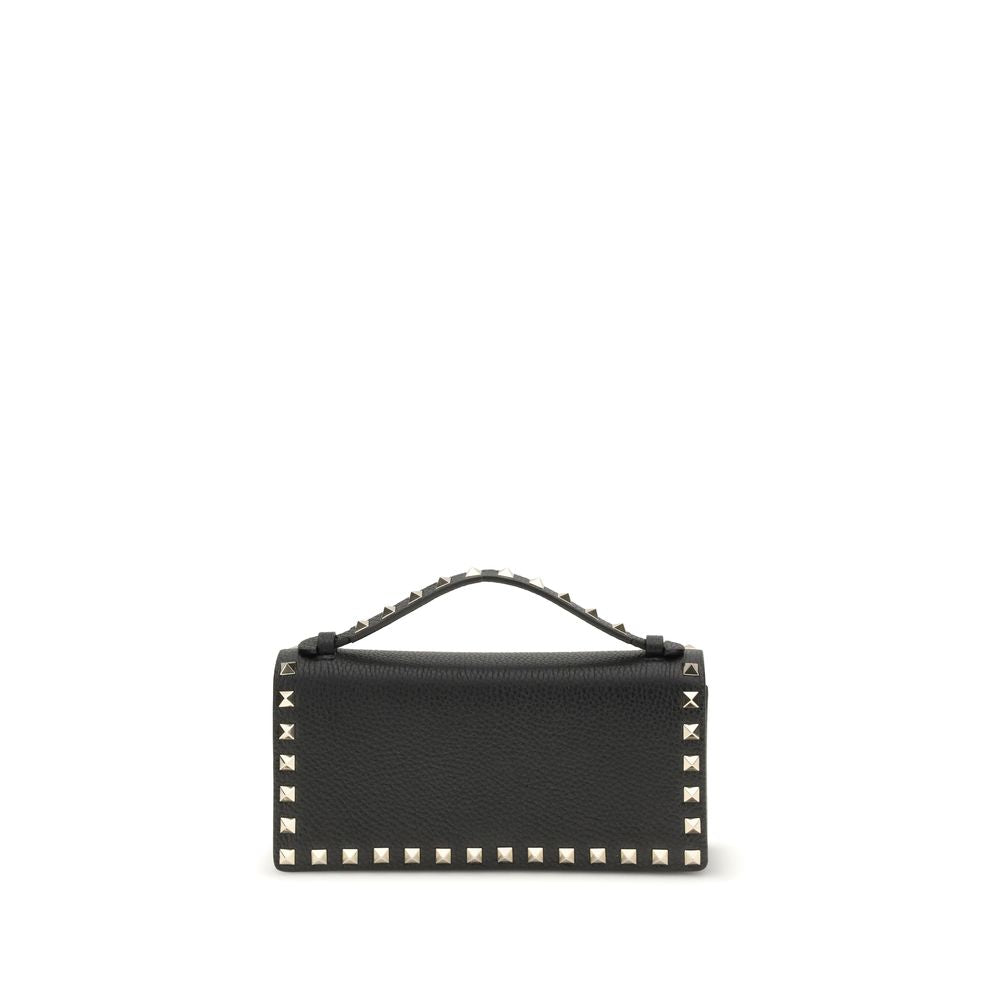 Cardholder Wallet by Valentino Garavani for women in bos taurus calf leather black & signature showcases a distinguished silhouette, artfully capturing the essence of the distinguished Rockstud Bos Taurus Calf Leather Cardholder Wallet design with functional card-organization chain.