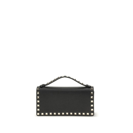 Cardholder Wallet by Valentino Garavani for women in bos taurus calf leather black & signature showcases a distinguished silhouette, artfully capturing the essence of the distinguished Rockstud Bos Taurus Calf Leather Cardholder Wallet design with functional card-organization chain.