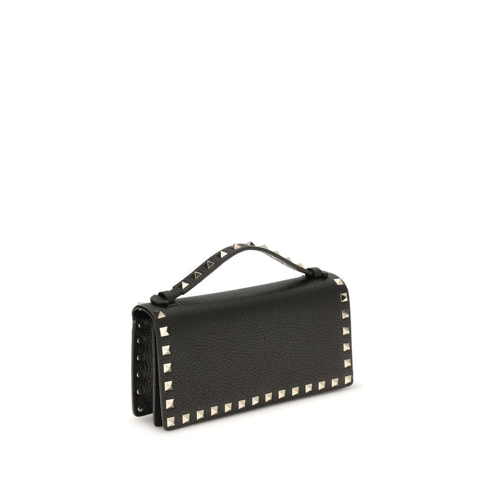 Cardholder Wallet by Valentino Garavani for women in bos taurus calf leather black & signature showcases a enchanting silhouette, artfully detailed with the signature style of the Rockstud Bos Taurus Calf Leather Cardholder Wallet and functional card-organization chain.
