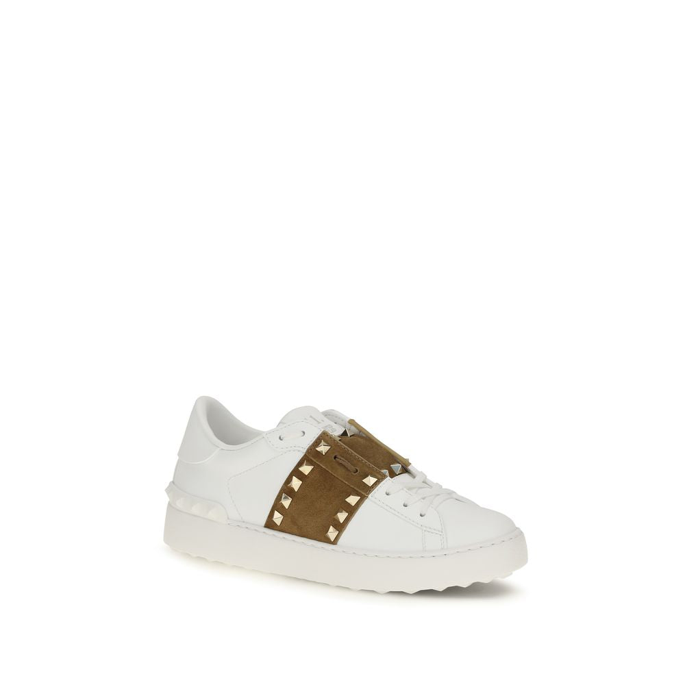 Sneakers by Valentino Garavani for women in bos taurus calf suede leather white & signature features an timeless silhouette from the Rockstud Women's Fashion Bos Taurus Calf Suede Leather Sneakers collection, showcasing a signature fashion style with an timeless finish.