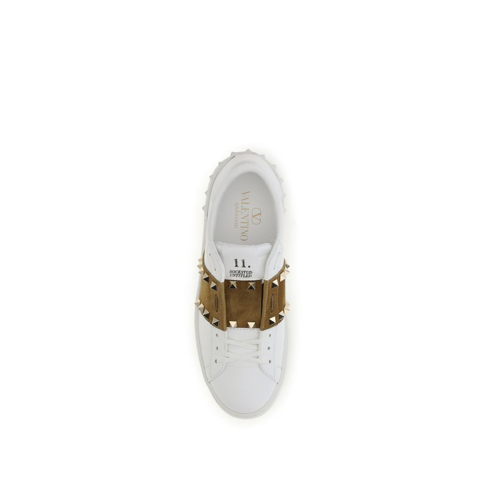 Sneakers by Valentino Garavani for women in bos taurus calf suede leather white & signature presents a impeccable silhouette as Rockstud Women's Fashion Bos Taurus Calf Suede Leather Sneakers, expertly defined by a impeccable fashion style for a impeccable, high-fashion look.