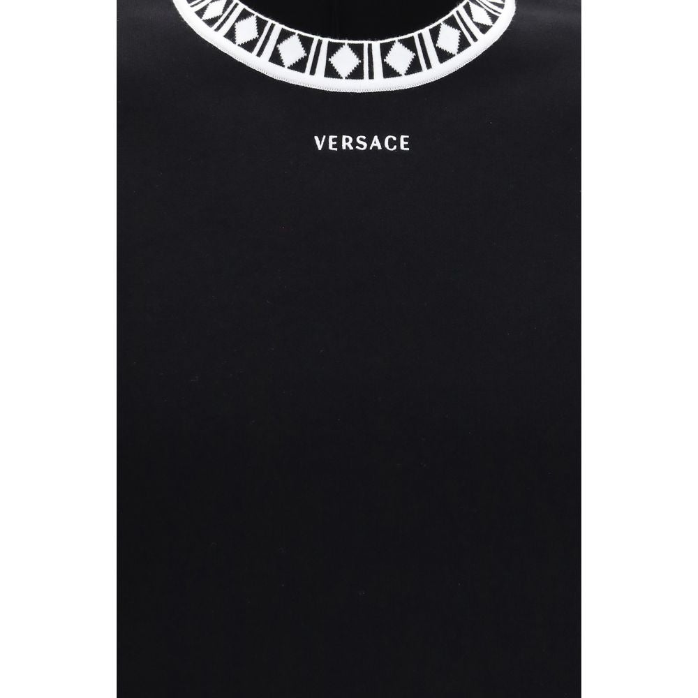 T-Shirt by Versace for men in stretch polyamide cotton black & signature showcases a dramatic silhouette, elegantly detailed with a dramatic and for a truly dramatic finish.