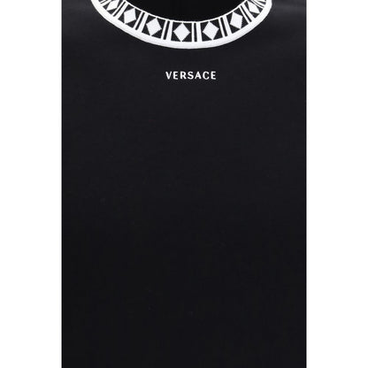 T-Shirt by Versace for men in stretch polyamide cotton black & signature showcases a dramatic silhouette, elegantly detailed with a dramatic and for a truly dramatic finish.