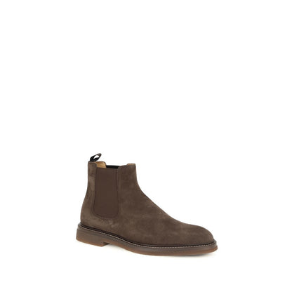 Chelsea Boots by Brunello Cucinelli for men in bos taurus calf suede leather brown features an effortless chic silhouette from the Men's Bos Taurus Calf Suede Leather Chelsea Boots collection, showcasing a effortless chic and refined for an effortless chic look.