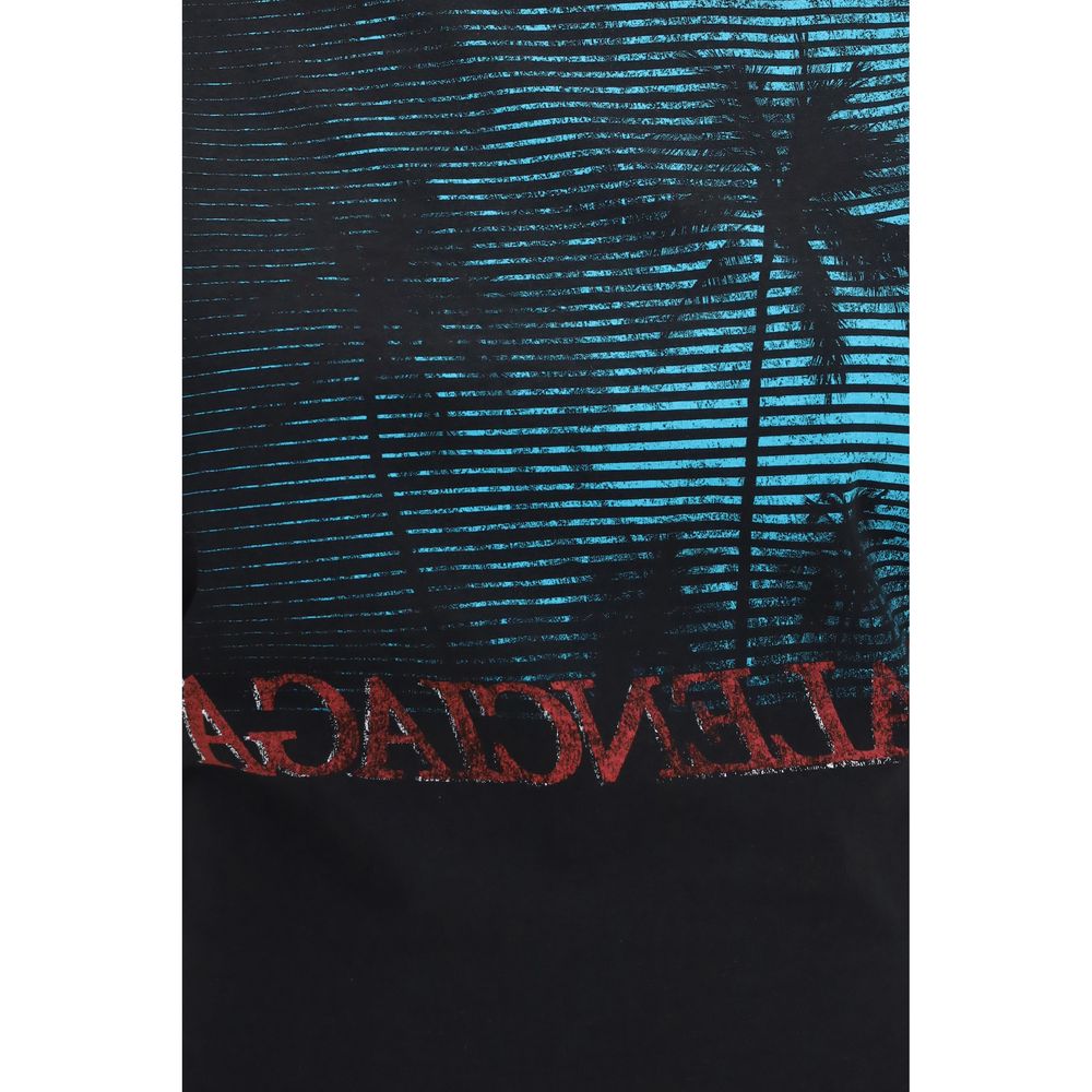 T-Shirt by Balenciaga for women in cotton black, signature & print features a plush silhouette, showcasing a sophisticated and for a truly plush finish.
