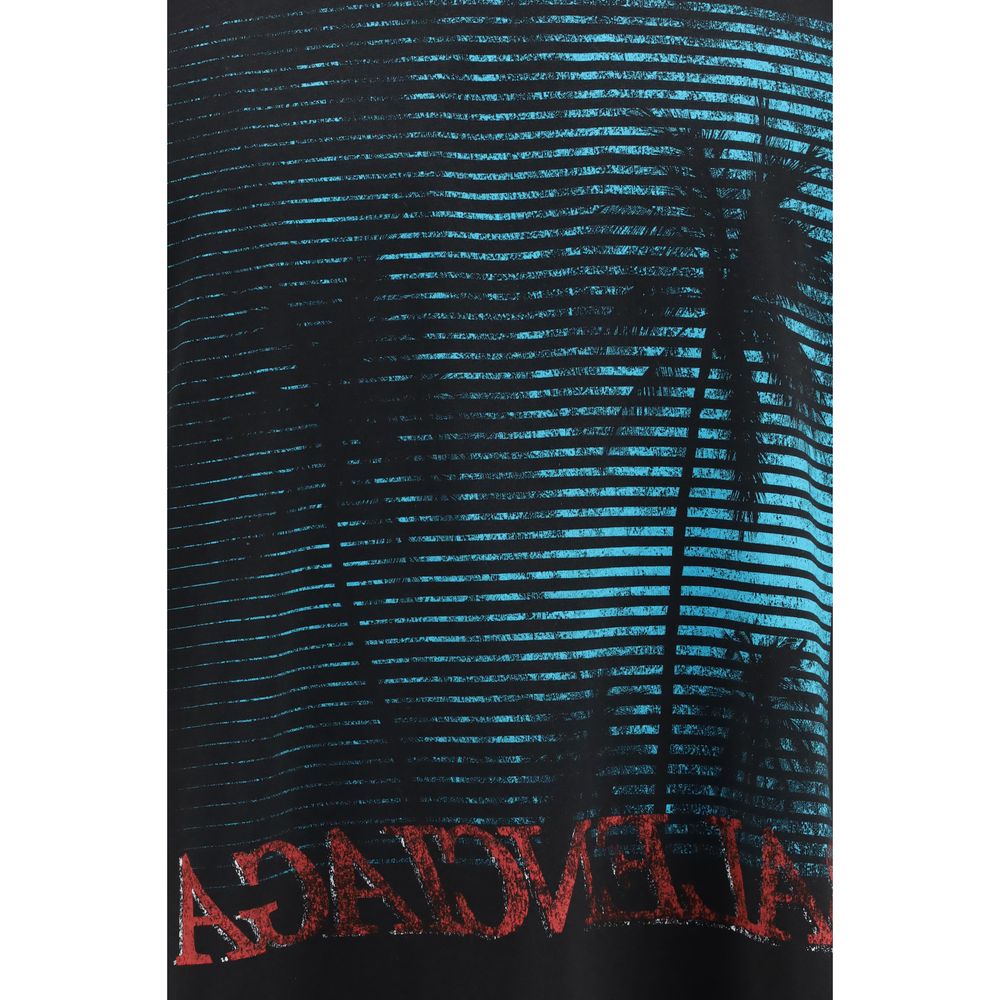 T-Shirt by Balenciaga for men in cotton black, signature & print features an on trend silhouette, perfectly showcasing a on trend and for an elevated aesthetic.