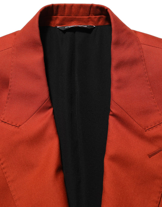 Blazer by Dolce & Gabbana for men in cashmere silk red showcases a discerning silhouette, elegantly detailed with a sophisticated wrap single-breasted neckline and premium for a truly discerning finish.