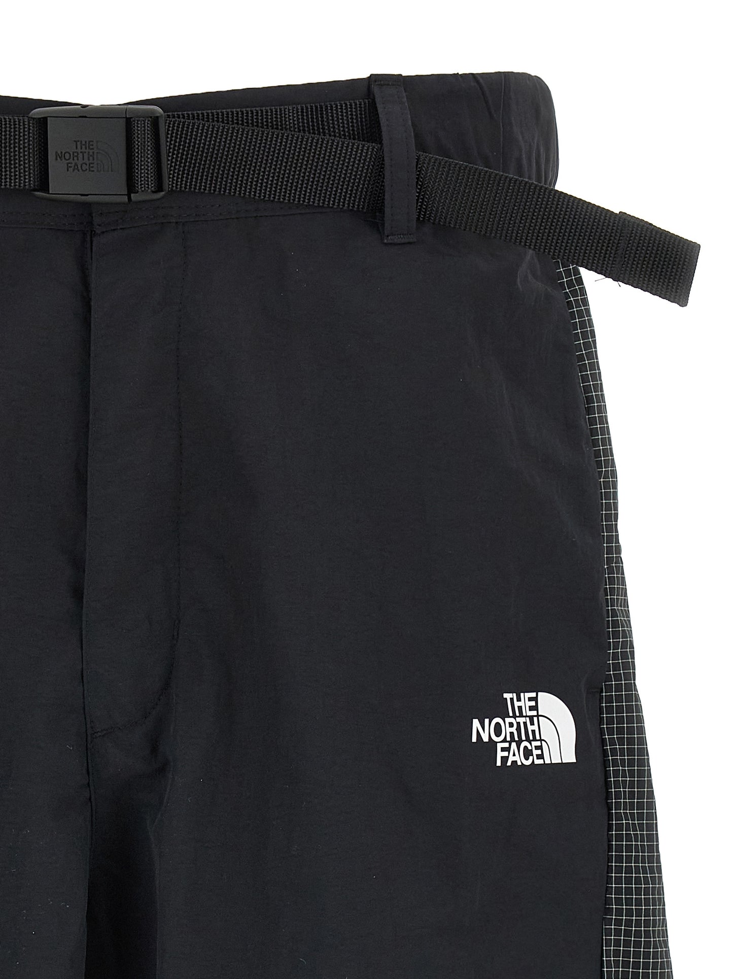 Bermuda Shorts by The North Face for men in nylon fabric black & print features an nuanced silhouette, showcasing a nuanced wide with a short cut and for a sophisticated, premium finish.