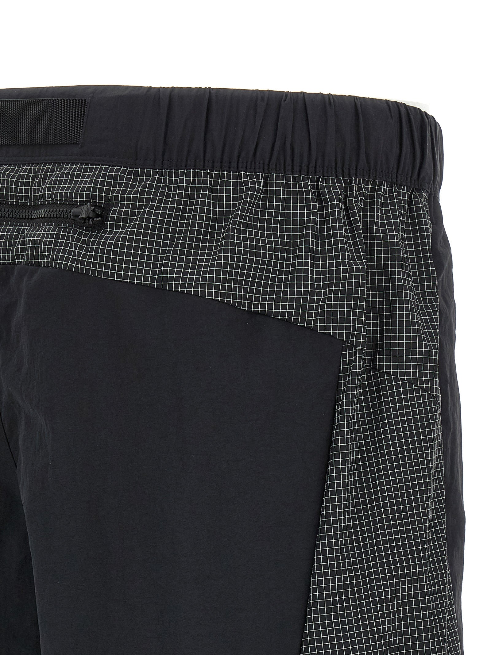 Bermuda Shorts by The North Face for men in nylon fabric black & print features a sartorial silhouette, showcasing a sartorial wide and short with a sophisticated for a sartorial look.