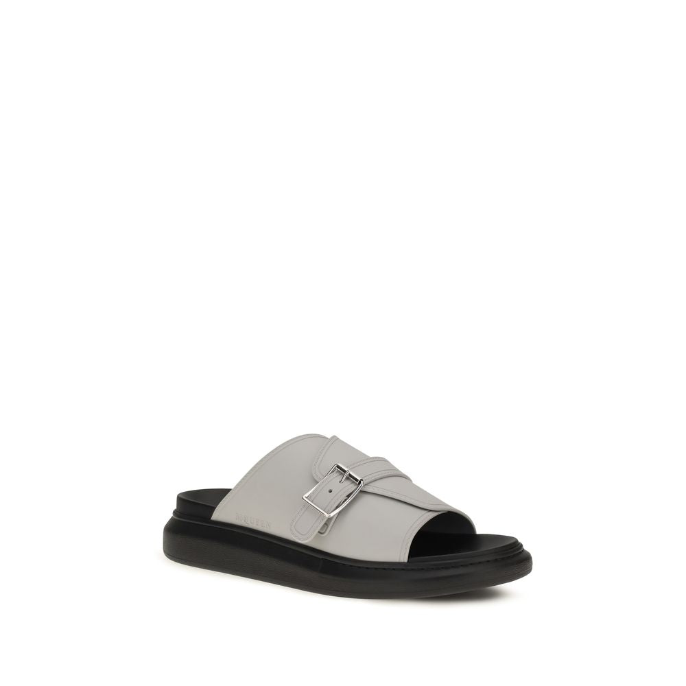 Platform Slider Sandals by Alexander McQueen for men in bos taurus calf leather gray features an architectural design from the Men's Bos Taurus Calf Leather Platform Slider Sandals collection, defined by a architectural platform and for a architectural finish.