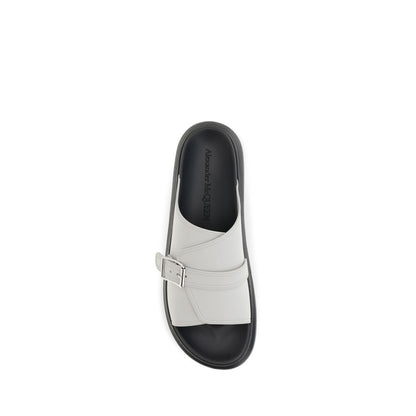 Platform Slider Sandals by Alexander McQueen for men in bos taurus calf leather gray features an exquisite silhouette, showcasing the exquisite Men's Bos Taurus Calf Leather Platform Slider Sandals with a platform and .