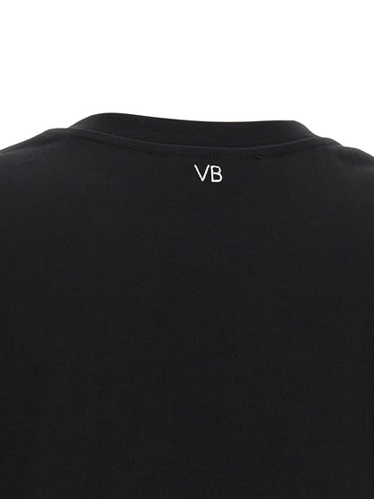 T-Shirt by Victoria Beckham for women in cotton black, white & monogram showcases a dramatic silhouette, elegantly detailed with a dramatic and for a truly dramatic finish.