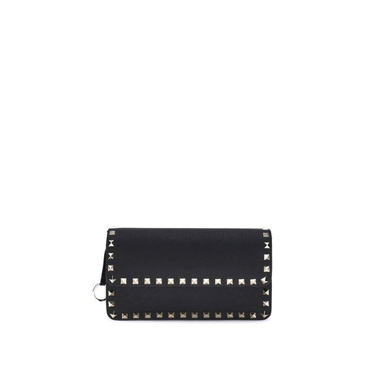 Cardholder Wallet by Valentino Garavani for women in bos taurus calf leather black & signature showcases a discerning silhouette, artfully capturing the essence of Rockstud Bos Taurus Calf Leather Cardholder Wallet with its functional card-organization chain.