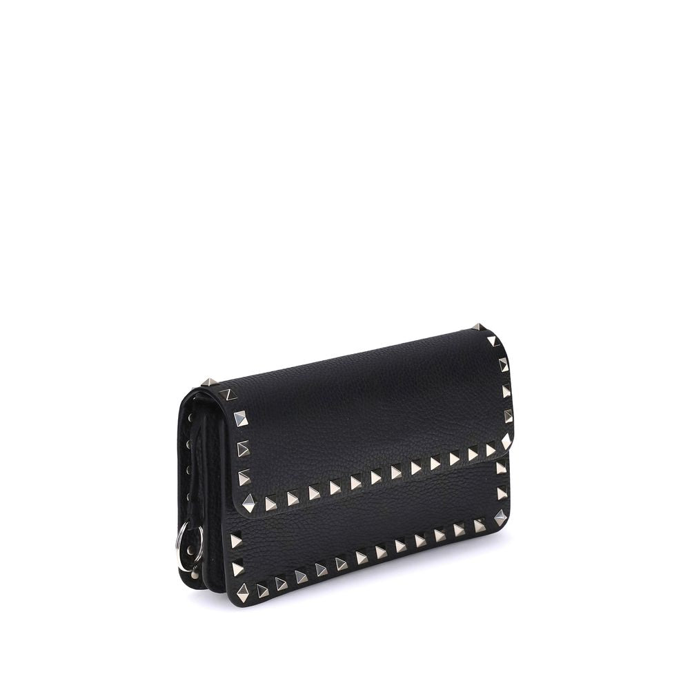 Cardholder Wallet by Valentino Garavani for women in bos taurus calf leather black & signature presents a refined silhouette, artfully capturing the essence of the Rockstud Bos Taurus Calf Leather Cardholder Wallet design with sophisticated card-organization chain for a refined look.