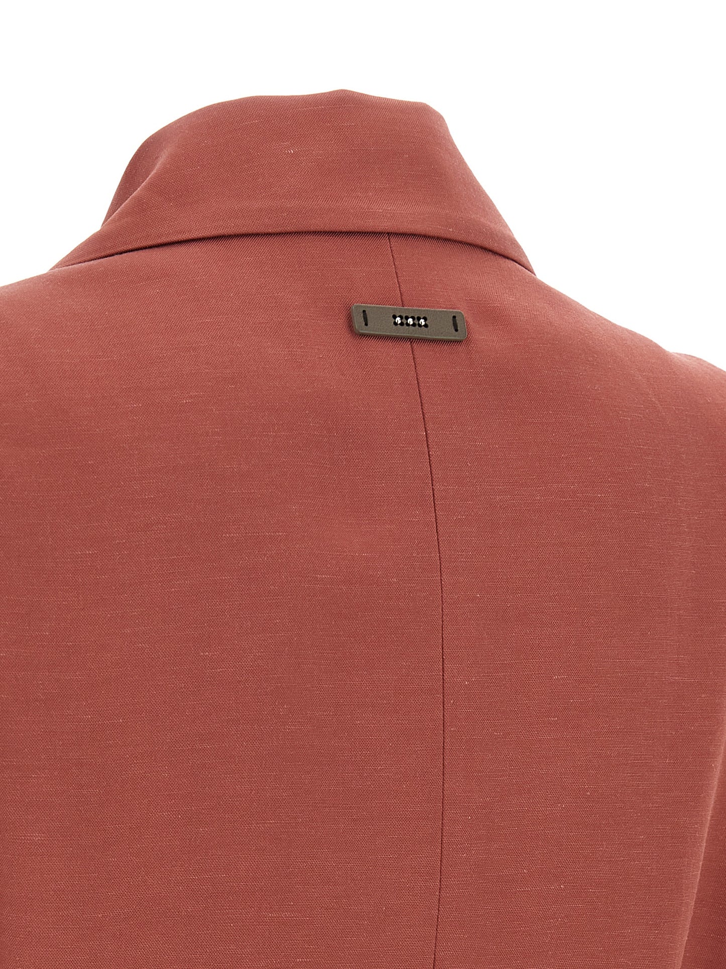 Vest by Peserico for women in linen & viscose multicolor & red features a enviable silhouette, elegantly detailed with a enviable and functional pockets for a enviable finish.