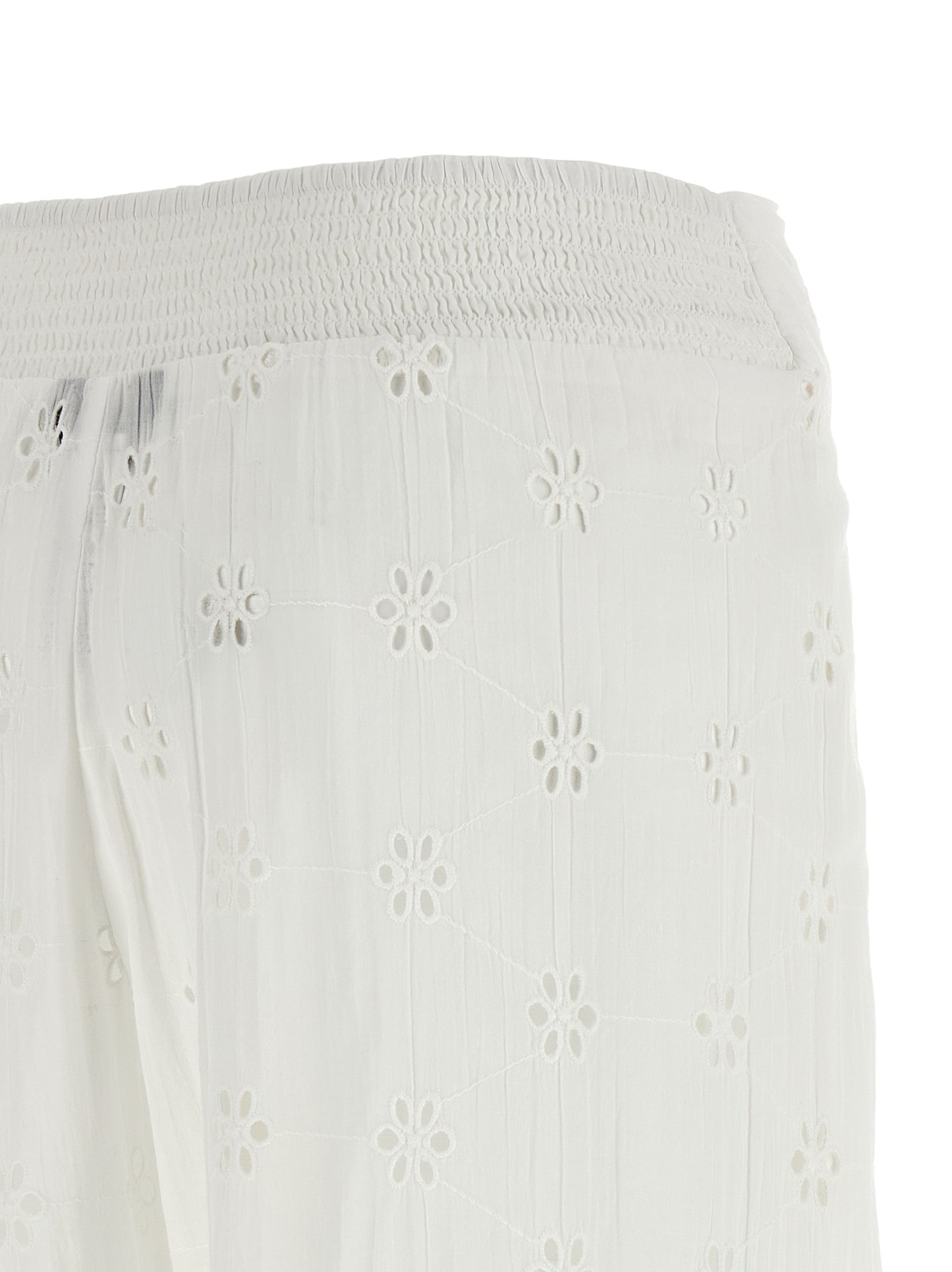 Trousers by Polo Ralph Lauren for women in cotton white features an sartorial silhouette, showcasing a precise wide and long with a sartorial for a refined look.