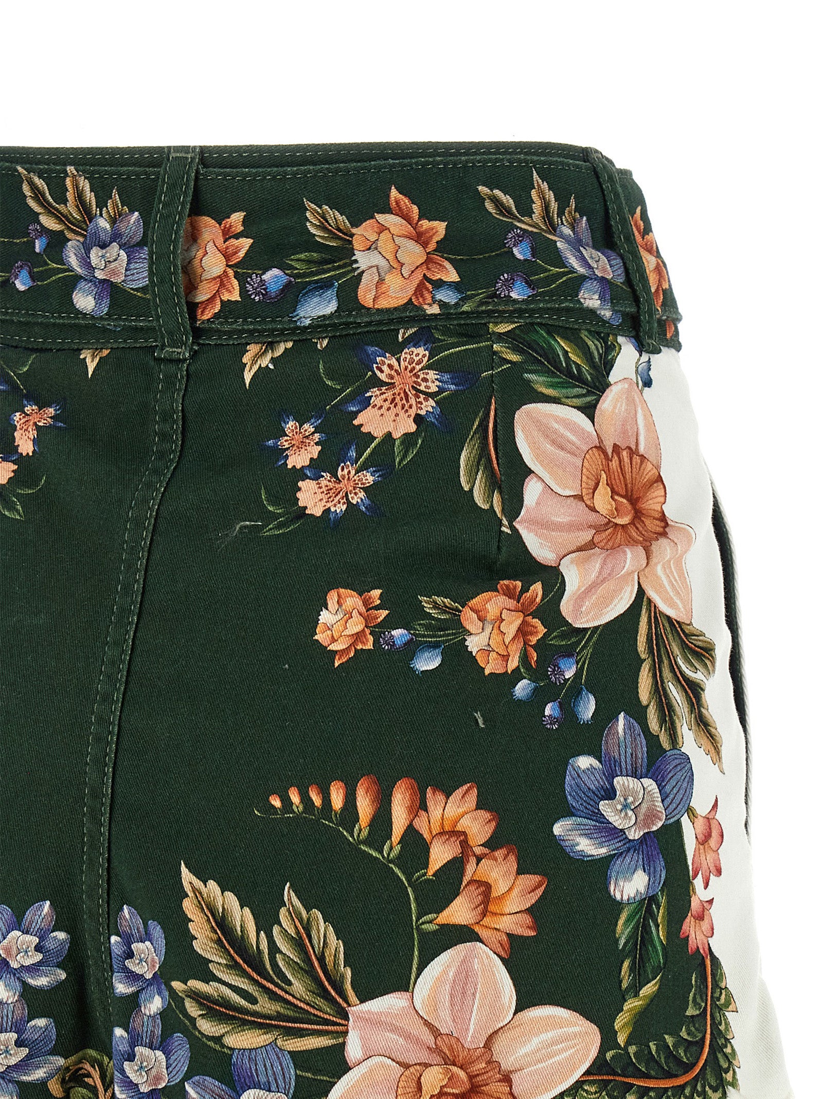 Bermuda Shorts by FARM RIO for women in viscose linen twill bicolour, green & patterned features a eye catching and short with a eye catching high rise.