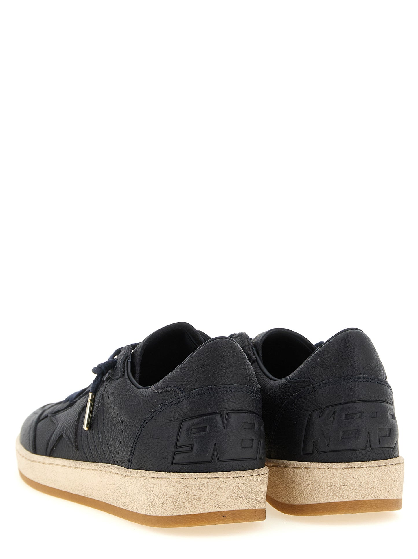 Sneakers by Golden Goose for men in cowhide leather blue presents a sumptuous silhouette, artfully capturing the essence of the Star Men's Low Top Cowhide Leather Sneakers with its sumptuous low-top style design.
