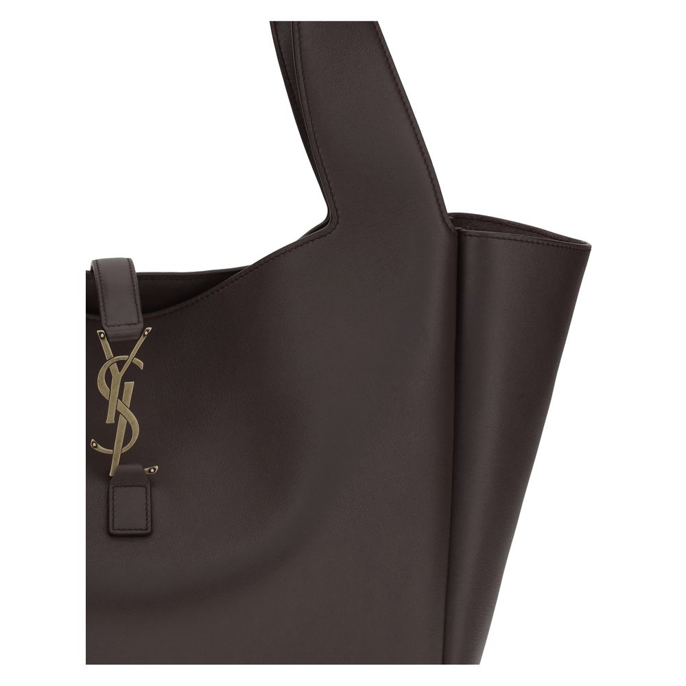 Shoulder Bag by Saint Laurent for women in bos taurus calf grained & suede leather brown features a enviable silhouette, showcasing a secure zipper, ample , and enviable shoulder-strap for a enviable finish.