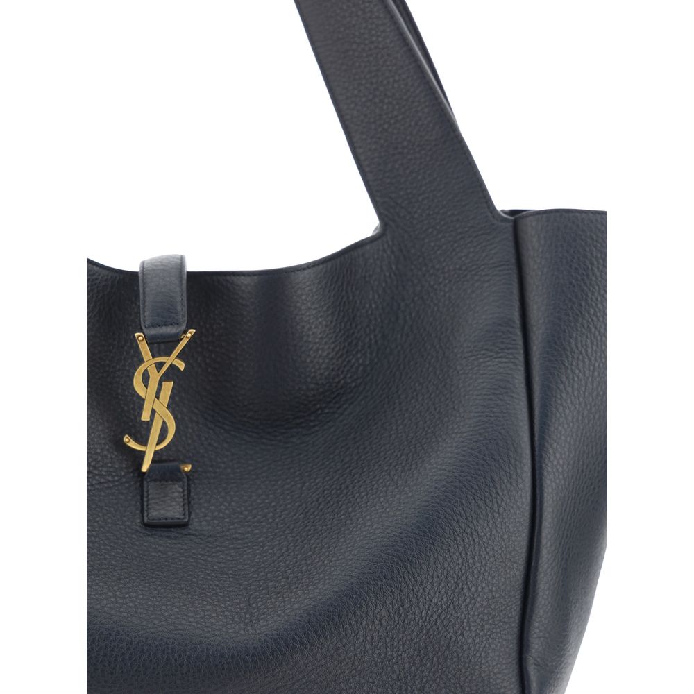 Shoulder Flap Bag by Saint Laurent for women in polyurethane bos taurus calf & deerskin leather black features a enviable silhouette, showcasing a secure flap, ample single-compartment, and enviable shoulder-strap for a enviable finish.