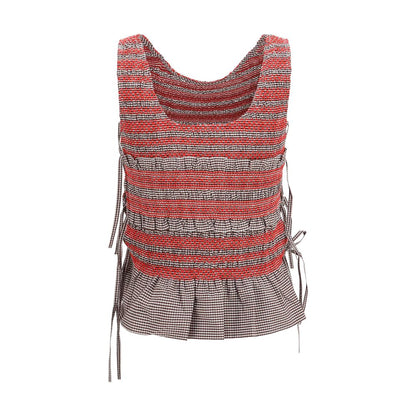 T-Shirt by Ganni for women in stretch cotton brown features an on trend silhouette, perfectly showcasing a on trend and round neckline for an elevated aesthetic.