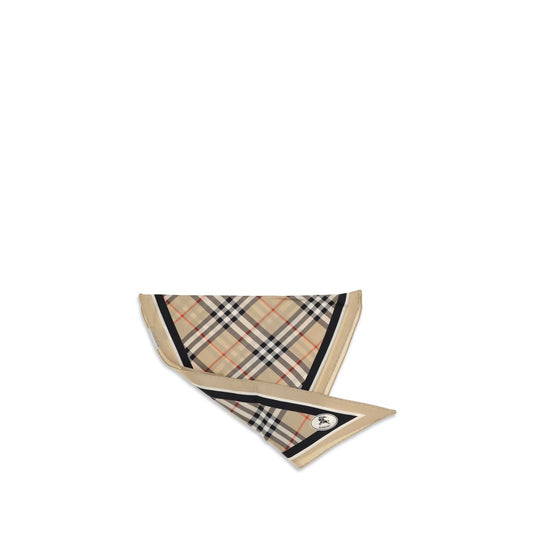 Scarf by Burberry for women in silk twill beige & patterned presents a cosy silhouette, artfully capturing the sophisticated design and premium aesthetic of the Silk Twill Scarf.