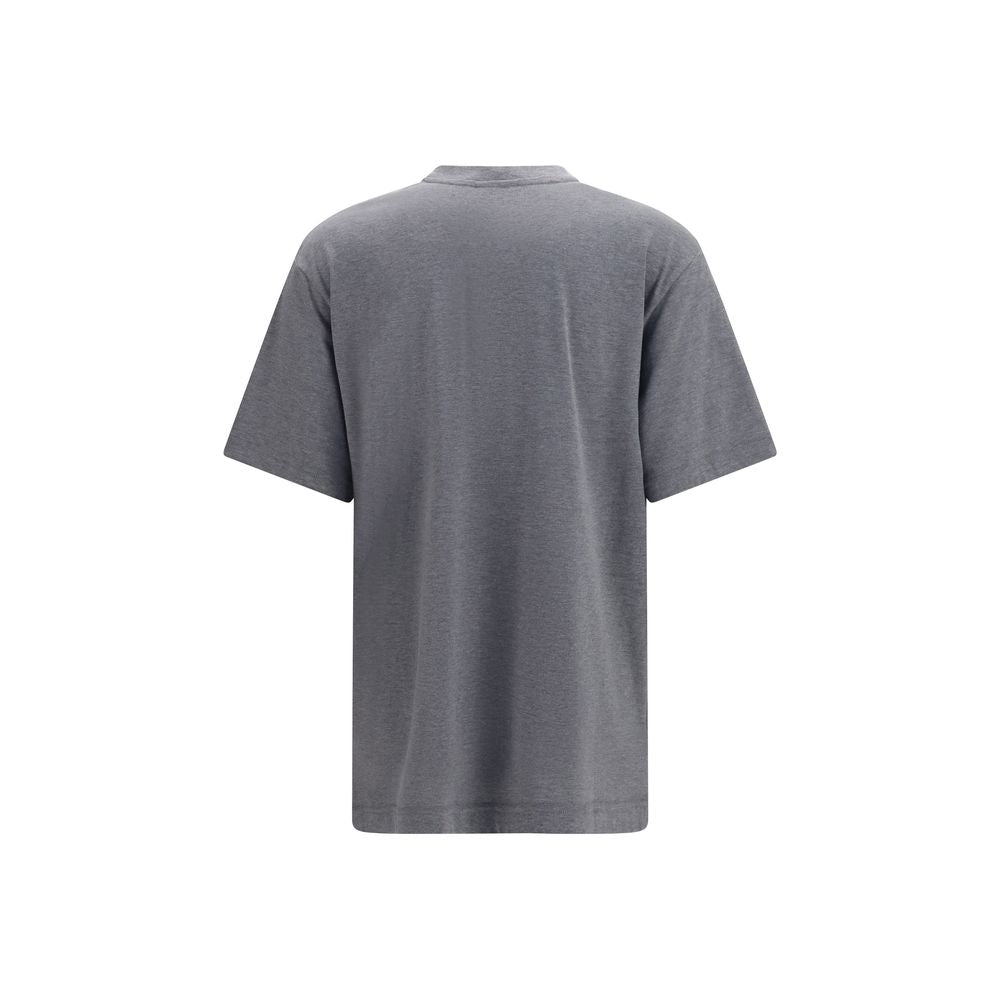 T-Shirt by Gucci for women in cotton & silk gray, white & print features an edgy silhouette, meticulously detailed with a sophisticated and crew neckline for a truly edgy finish.