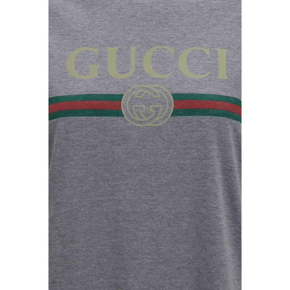 T-Shirt by Gucci for women in cotton & silk gray, white & print features an on trend silhouette, perfectly showcasing a on trend and for an elevated aesthetic.