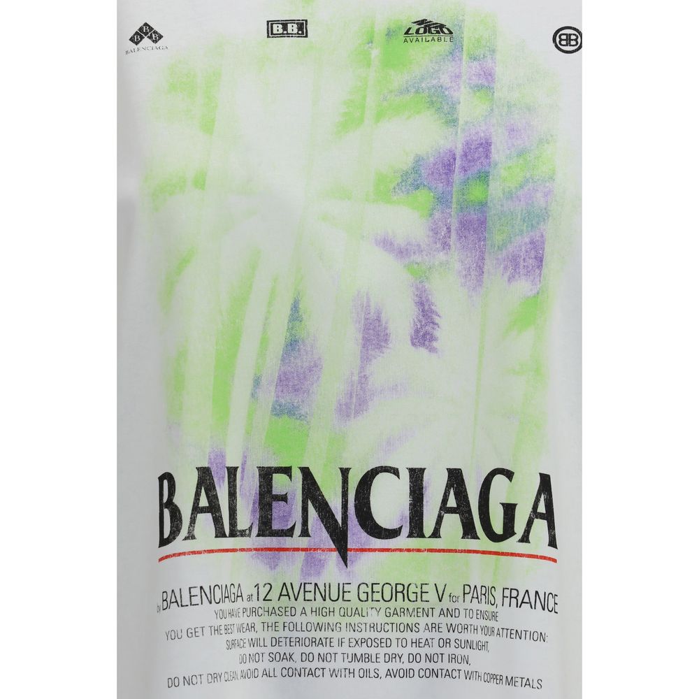 T-Shirt by Balenciaga for women in stretch cotton white, signature & print features an on trend silhouette, perfectly showcasing a on trend and for an elevated aesthetic.