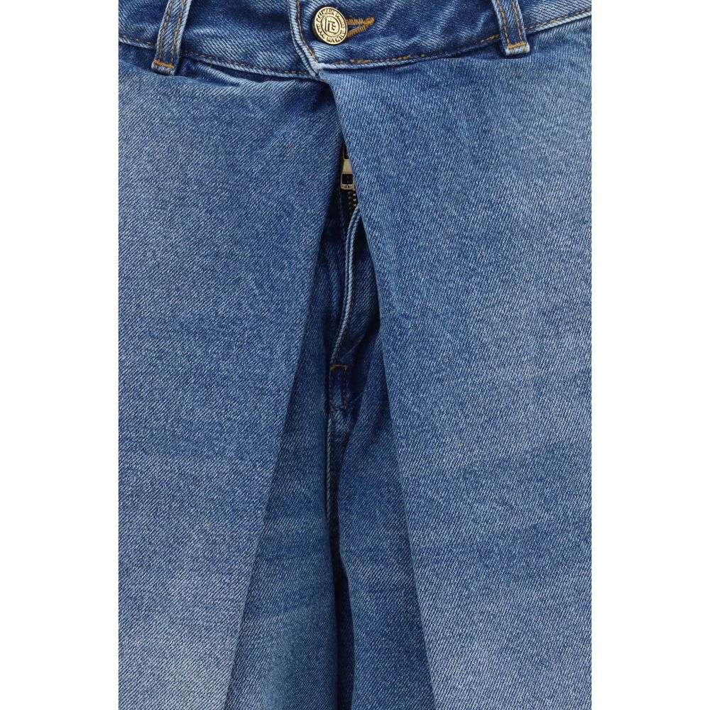 Jeans by Balmain for women in denim cotton blue features an refined tailoring silhouette, showcasing a premium relaxed-fit, regular-fit & wide with a and long cut for a refined tailoring look.