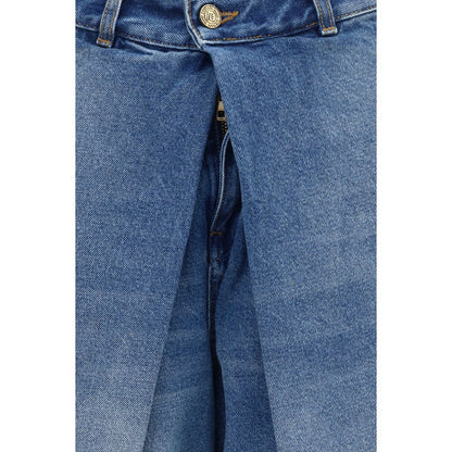 Jeans by Balmain for women in denim cotton blue features an refined tailoring silhouette, showcasing a premium relaxed-fit, regular-fit & wide with a and long cut for a refined tailoring look.
