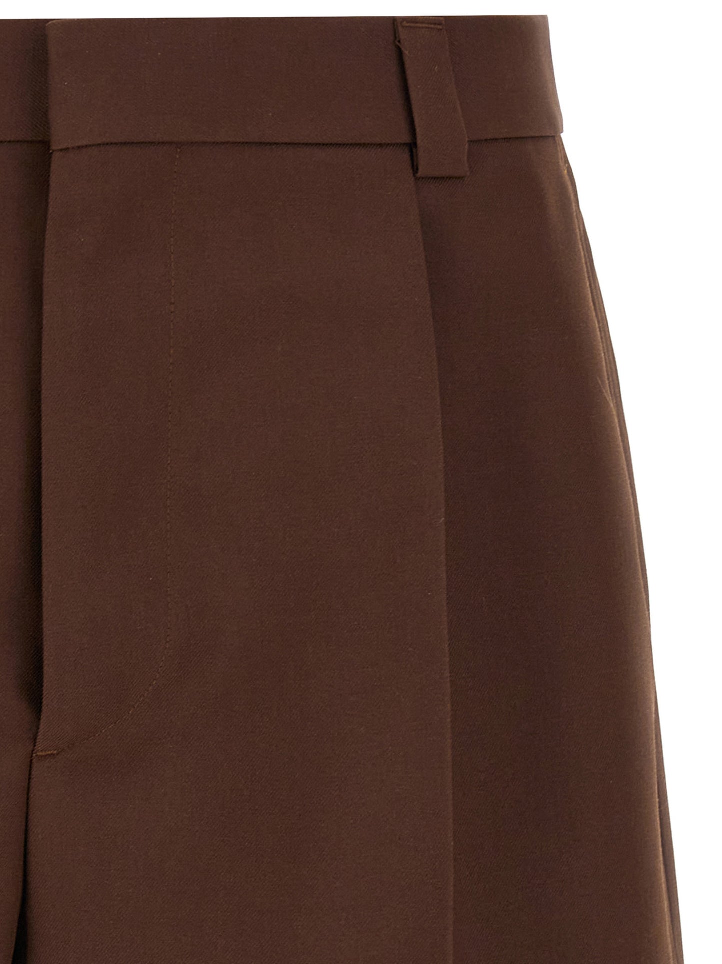 Bermuda Shorts by Gucci for men in wool viscose twill brown features an nuanced silhouette, showcasing a nuanced with a short cut and for a sophisticated, premium finish.