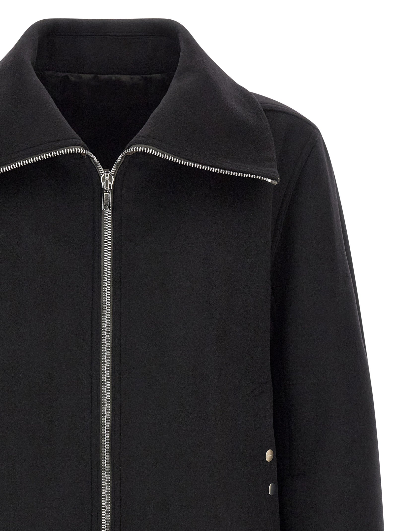 This Bomber Jacket by Rick Owens for men in virgin wool black exhibits a edgy silhouette, meticulously detailed with functional pockets and a edgy high-neck neckline for a edgy finish.