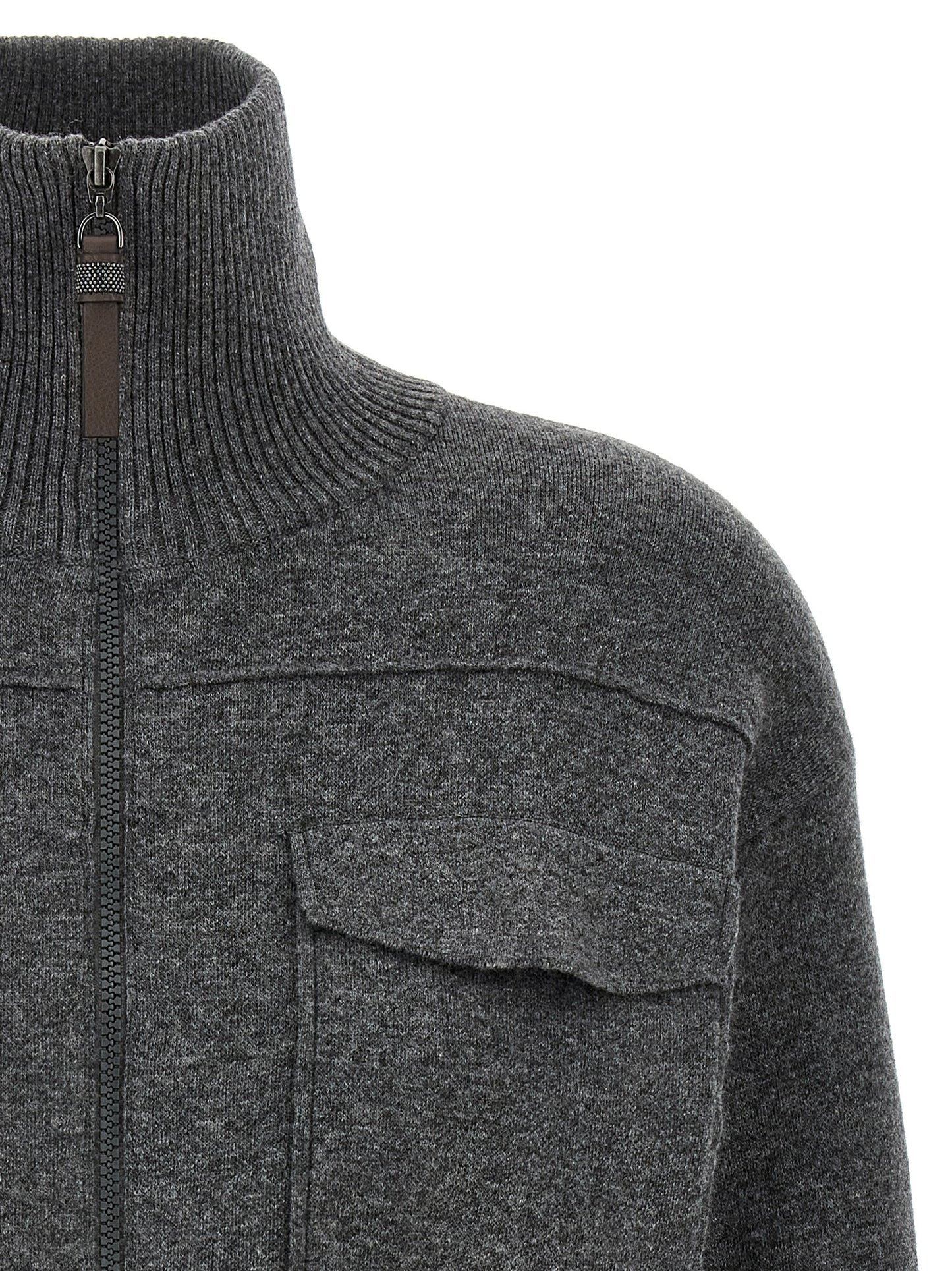 Cardigan by Brunello Cucinelli for women in polyamide & cashmere gray features an impeccable silhouette, showcasing a sophisticated high-neck neckline and detail for a truly impeccable finish.