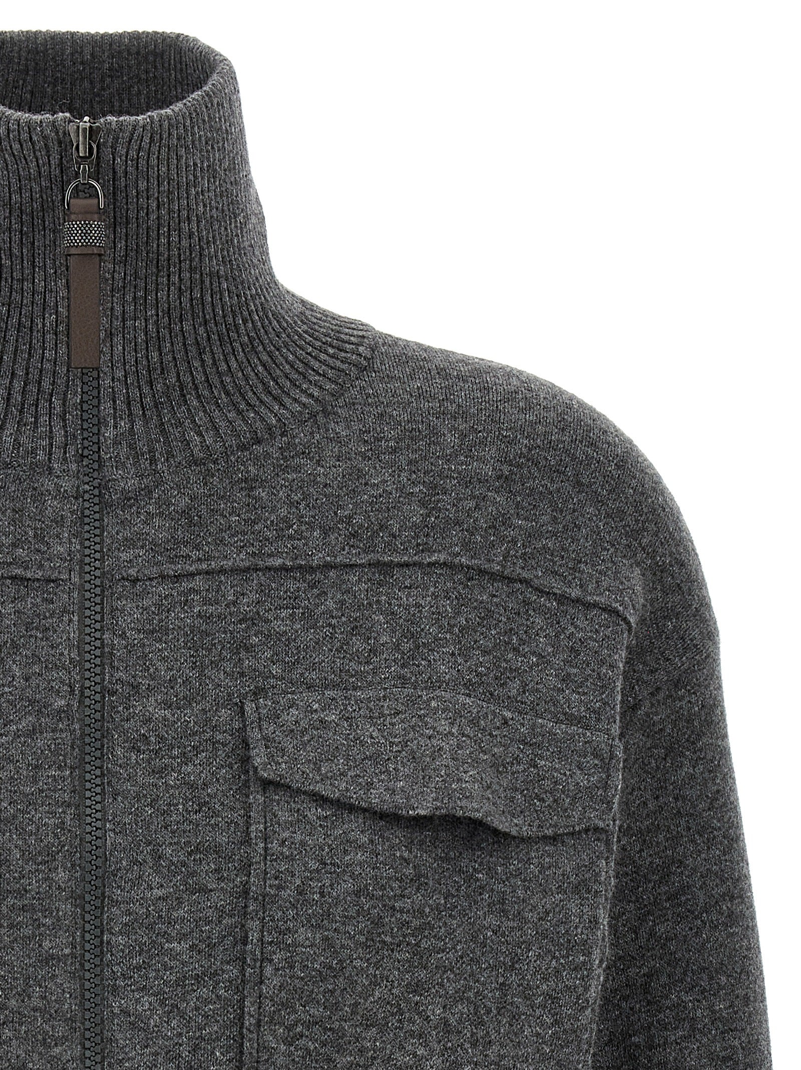 Cardigan by Brunello Cucinelli for women in polyamide & cashmere gray features an impeccable silhouette, showcasing a sophisticated high-neck neckline and detail for a truly impeccable finish.