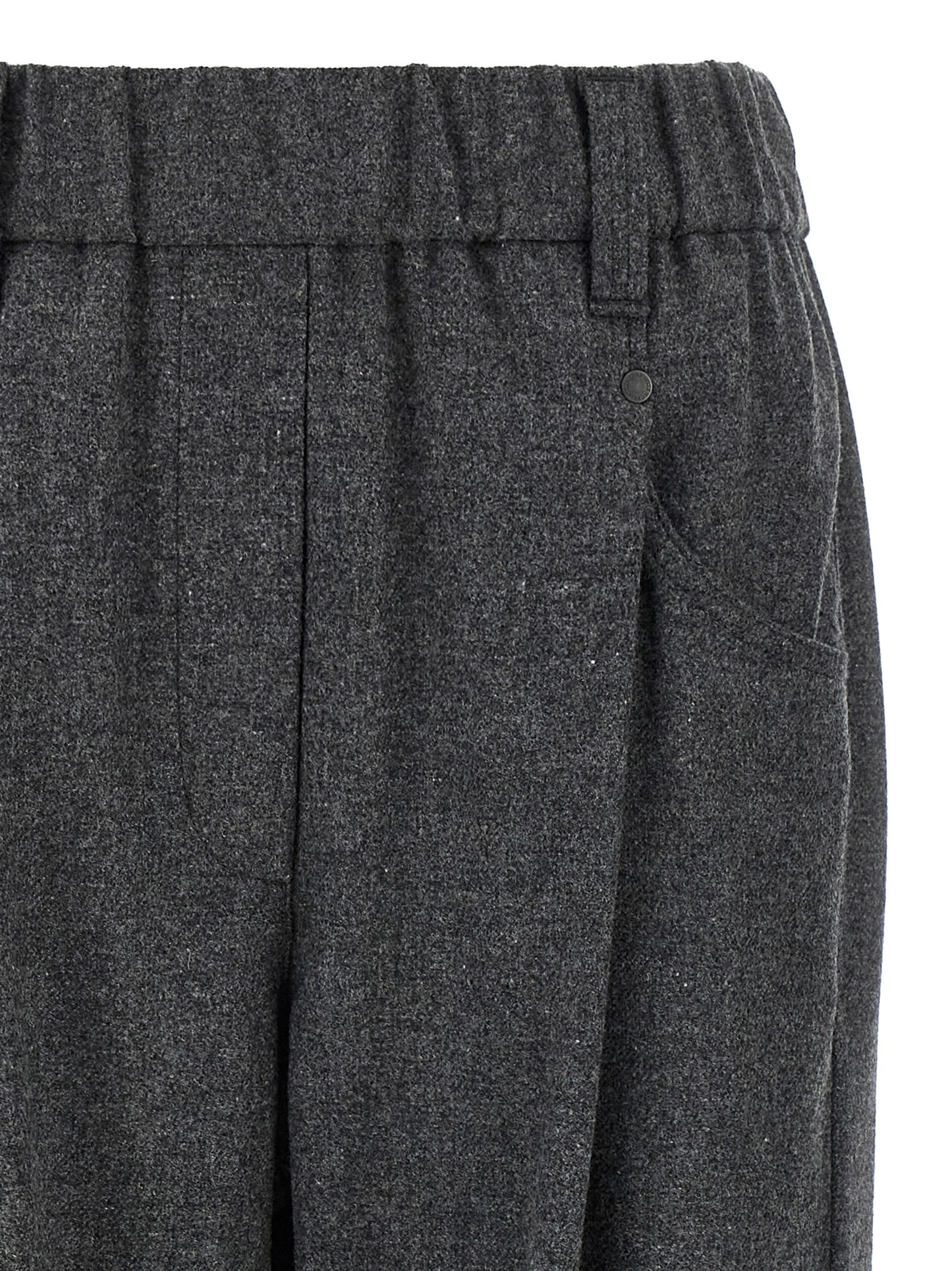 Trousers by Brunello Cucinelli for women in cashmere virgin wool gray presents a perennial silhouette, meticulously tailored with a wide cut, long finish, and an elegant .