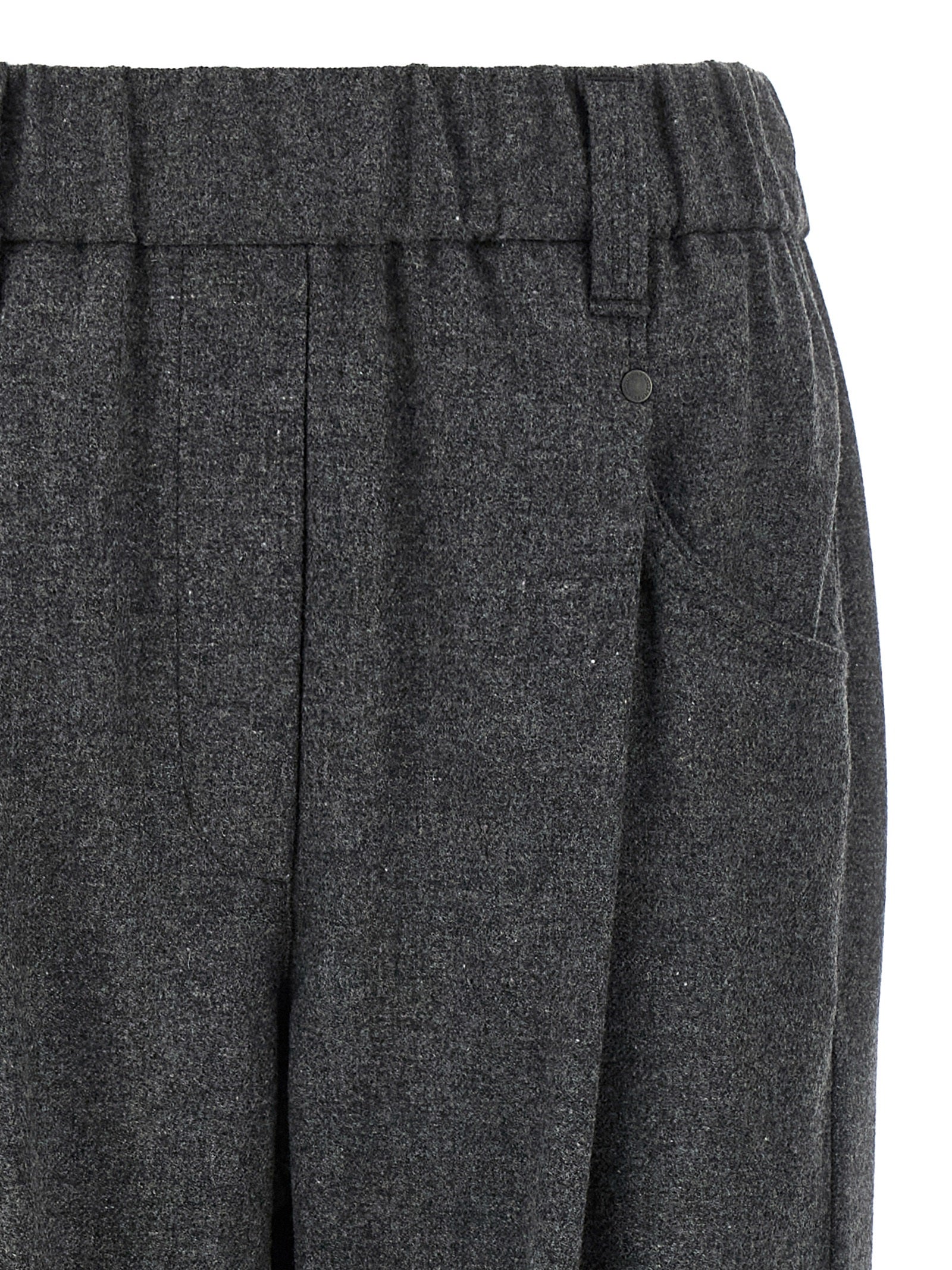 Trousers by Brunello Cucinelli for women in cashmere virgin wool gray presents a perennial silhouette, meticulously tailored with a wide cut, long finish, and an elegant .