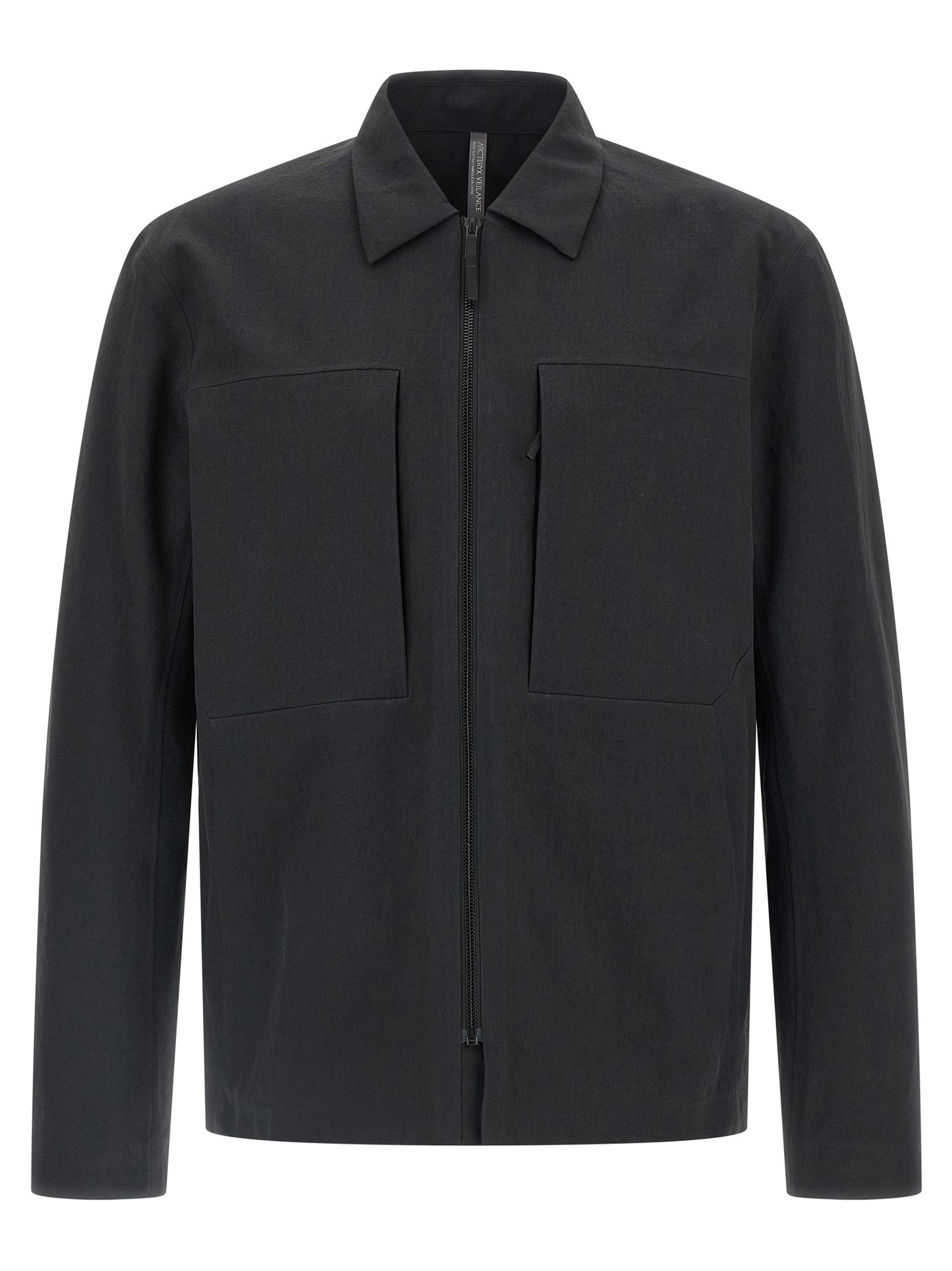 Overshirt by Arc'teryx Veilance for men in polyester black showcases a sleek silhouette, elegantly detailed with a sleek and for a sleek finish.