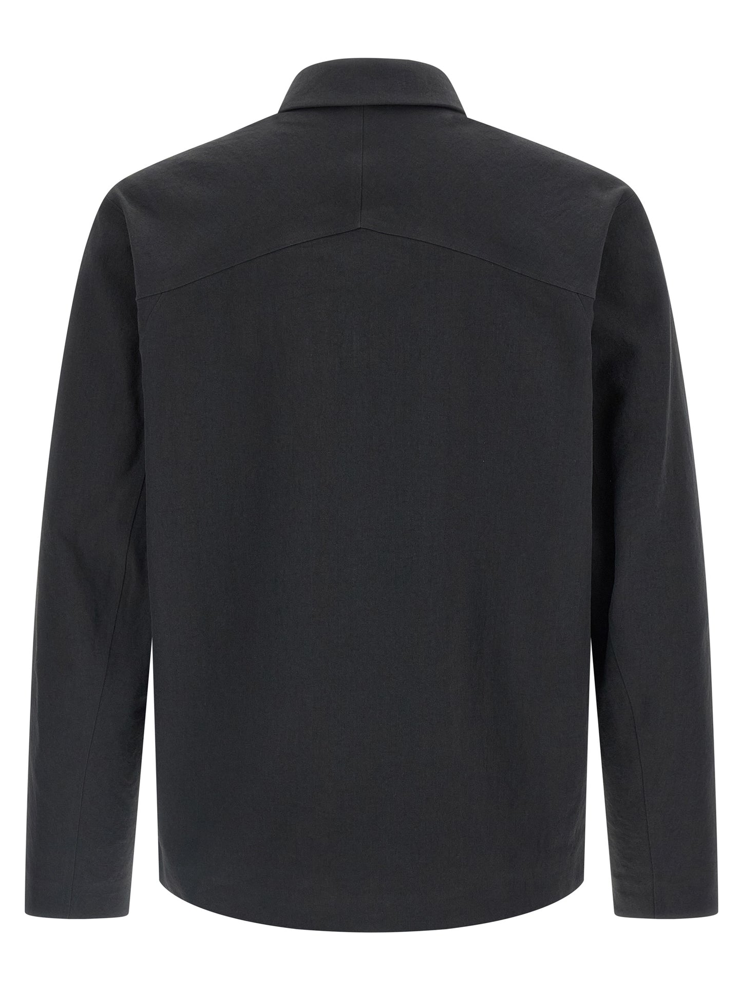 Overshirt by Arc'teryx Veilance for men in polyester black showcases a sublime silhouette, artfully detailed with a sublime and for a sophisticated, sublime finish.