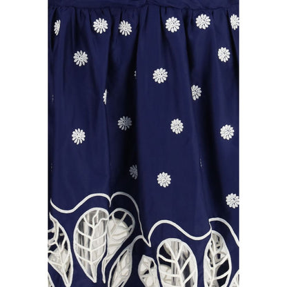 Dress by FARM RIO for women in organic cotton blue, pearl & floral features an magnificent silhouette, artfully detailed with a magnificent and that flows into an magnificent midi.