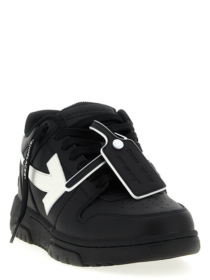 Sneakers by Off-White for men in polyester rubber leather bicolour, black, white & signature features a chic design, perfectly showcasing the chic low-top style of this Men's Low Top Polyester Rubber Leather Sneakers.