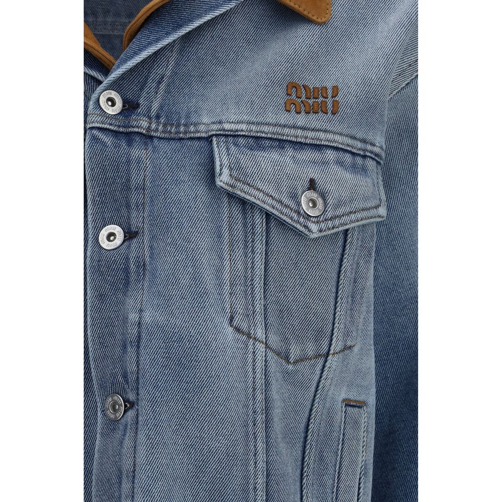 Trucker Jacket by Miu Miu for women in cotton denim & suede leather blue presents a effortlessly chic silhouette, showcasing a sophisticated and premium pockets for a truly effortlessly chic finish.