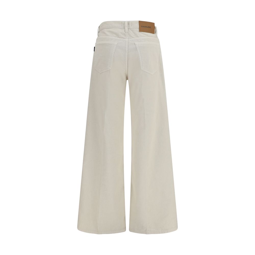 Jeans by Haikure for women in cotton denim white features an refined tailoring silhouette, showcasing a premium straight-leg, relaxed-fit & regular-fit with a high rise and long cut for a refined tailoring look.