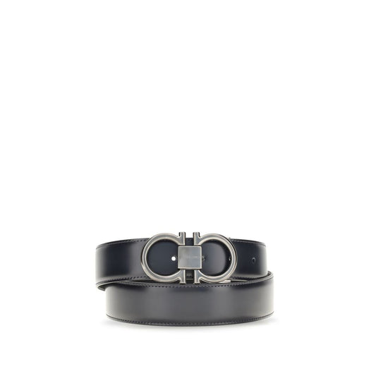 Belt by Ferragamo for men in bos taurus calfskin leather blue features an distinguished design, perfectly showcasing the sophisticated craftsmanship of this distinguished Gancini Bos Taurus Calfskin Leather Belt.