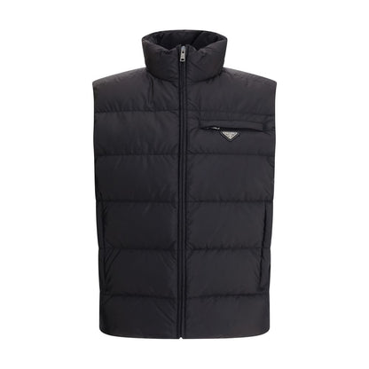 Vest by Prada for men in nylon & goose-down black features a enviable silhouette, elegantly detailed with a enviable and functional pockets & insulated for a enviable finish.