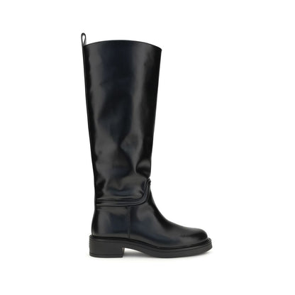 Low-Heel Boots by Stuart Weitzman for women in bos taurus calf leather black showcases a ergonomic silhouette from the Women's Bos Taurus Calf Leather Low-Heel Boots collection, featuring a ergonomic low-heel and a ergonomic .